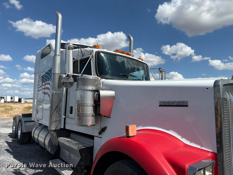 image for item DO2578 2006 Kenworth W900 semi truck