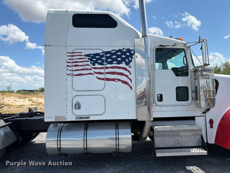 image for item DO2578 2006 Kenworth W900 semi truck
