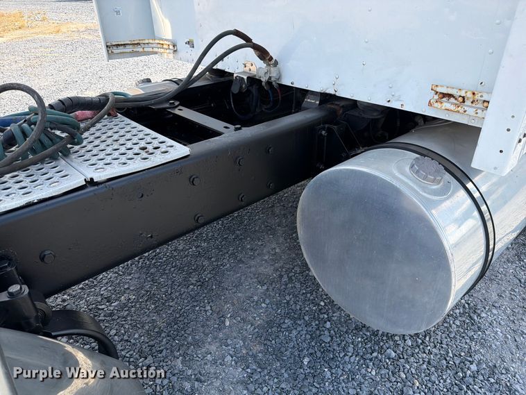 image for item DO2578 2006 Kenworth W900 semi truck