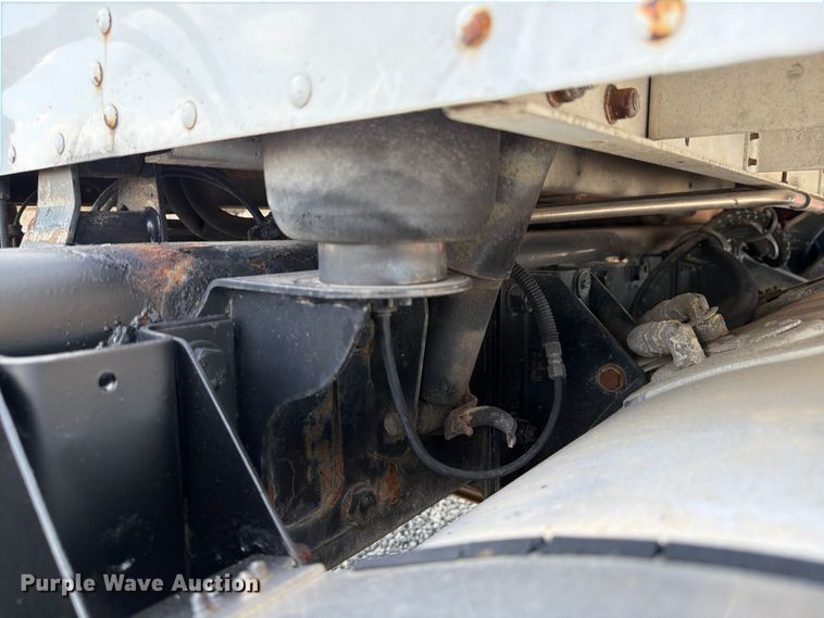 image for item DO2578 2006 Kenworth W900 semi truck