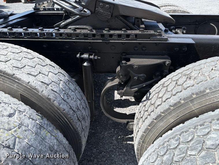 image for item DO2578 2006 Kenworth W900 semi truck