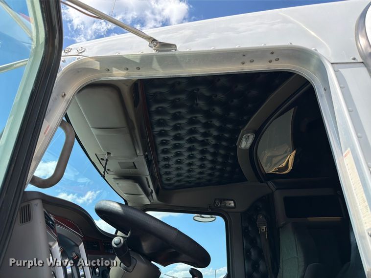 image for item DO2578 2006 Kenworth W900 semi truck