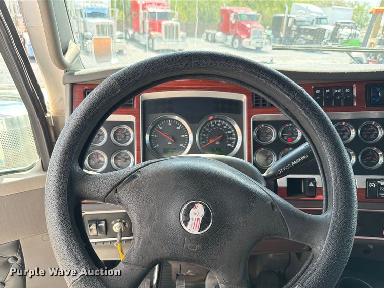 image for item DO2578 2006 Kenworth W900 semi truck
