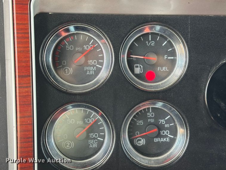 image for item DO2578 2006 Kenworth W900 semi truck