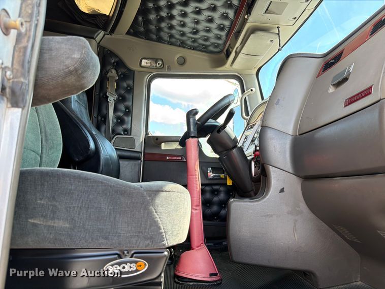 image for item DO2578 2006 Kenworth W900 semi truck