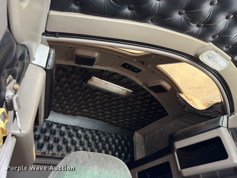 image for item DO2578 2006 Kenworth W900 semi truck