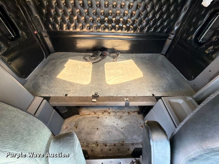 image for item DO2578 2006 Kenworth W900 semi truck