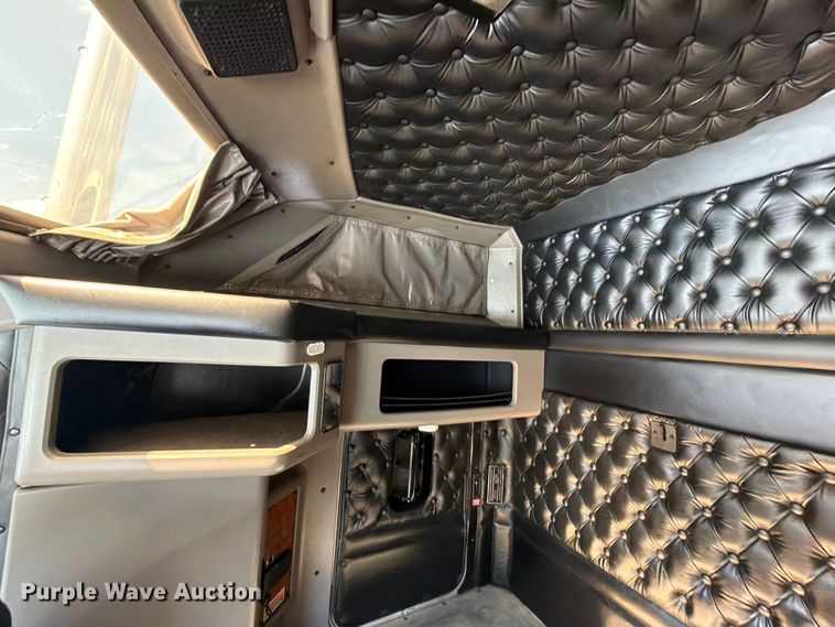 image for item DO2578 2006 Kenworth W900 semi truck