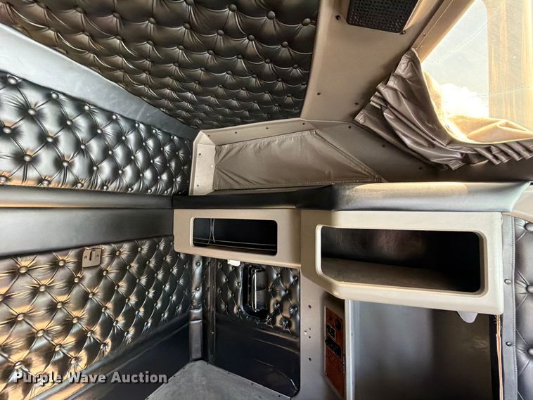 image for item DO2578 2006 Kenworth W900 semi truck