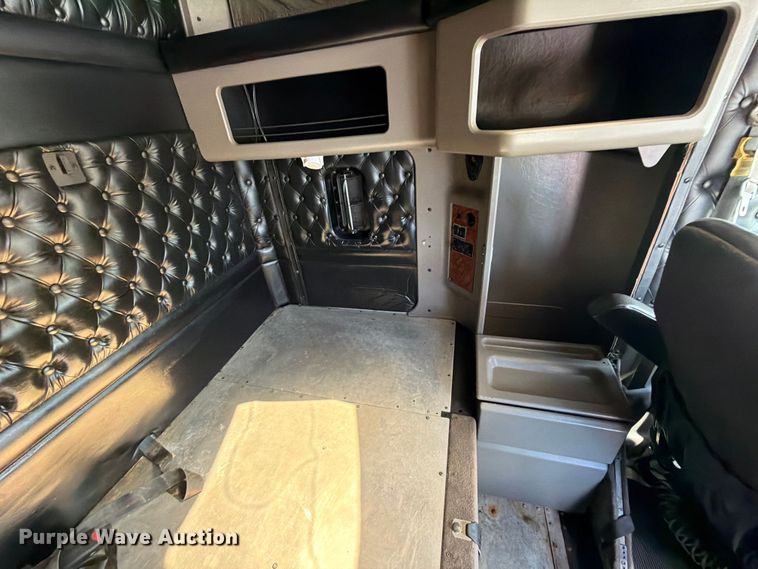 image for item DO2578 2006 Kenworth W900 semi truck