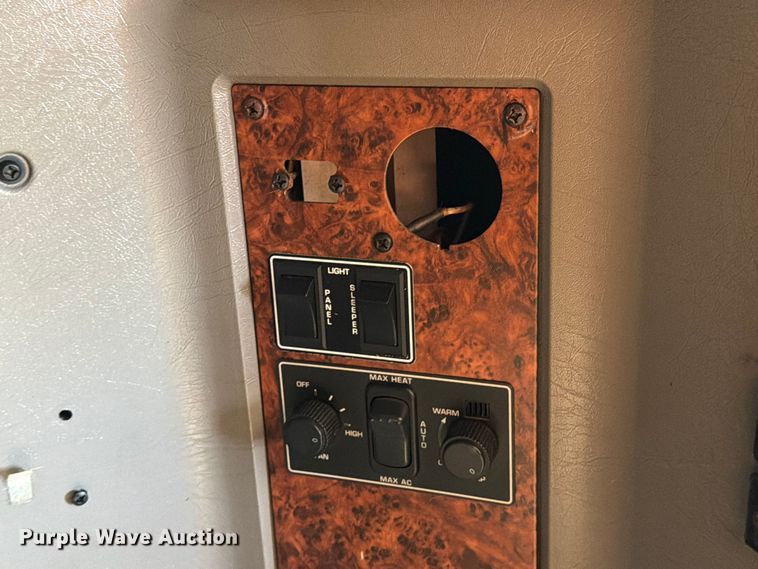 image for item DO2578 2006 Kenworth W900 semi truck