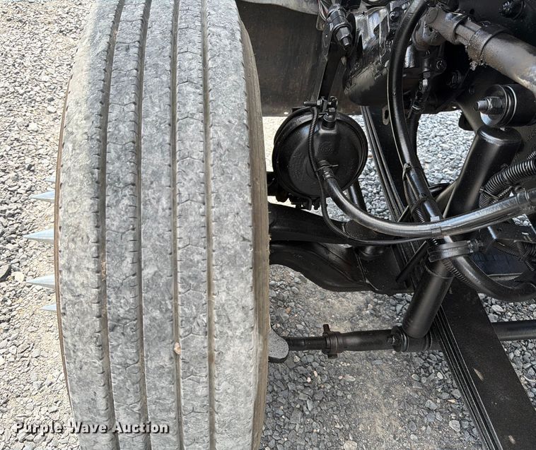 image for item DO2578 2006 Kenworth W900 semi truck