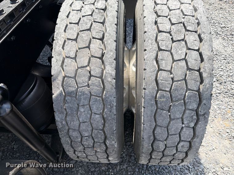 image for item DO2578 2006 Kenworth W900 semi truck