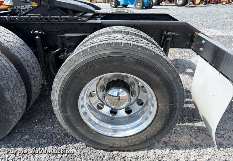 image for item DO2578 2006 Kenworth W900 semi truck