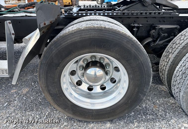 image for item DO2578 2006 Kenworth W900 semi truck