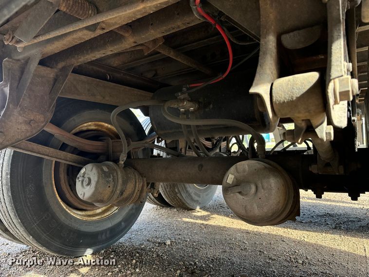 image for item DP8864 2013 Wabash dry van trailer