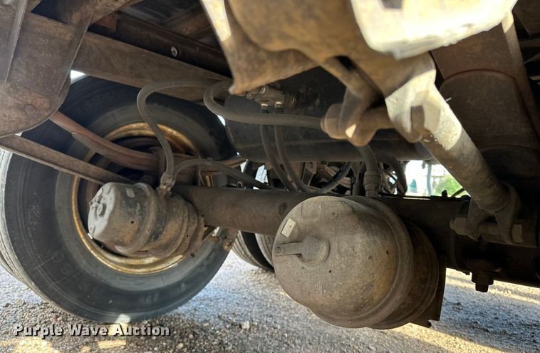 image for item DP8864 2013 Wabash dry van trailer