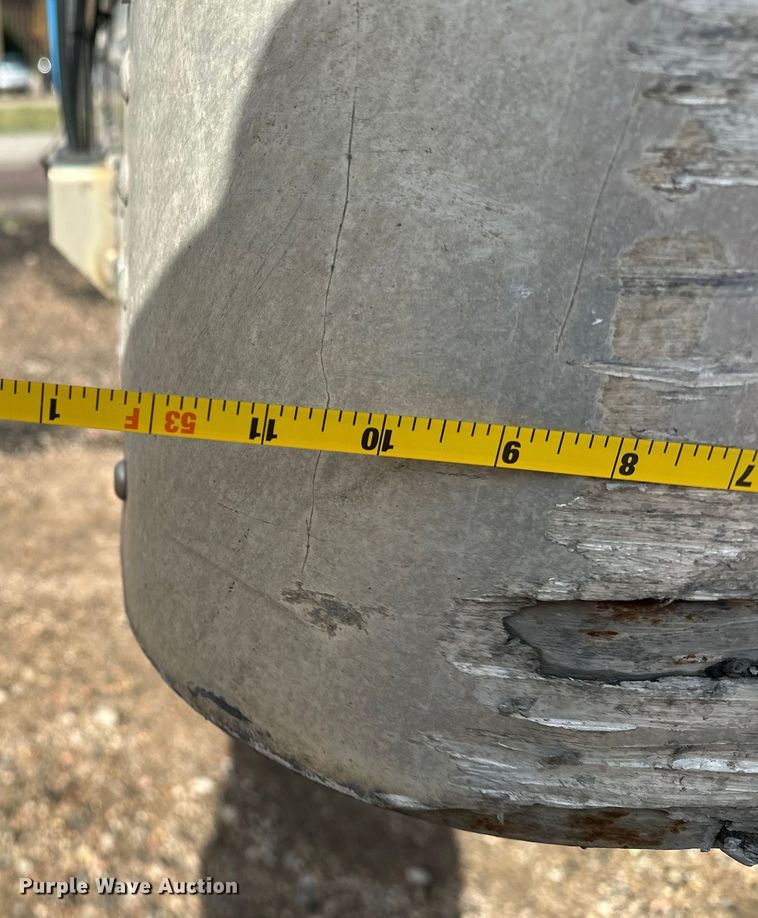 image for item DP8864 2013 Wabash dry van trailer