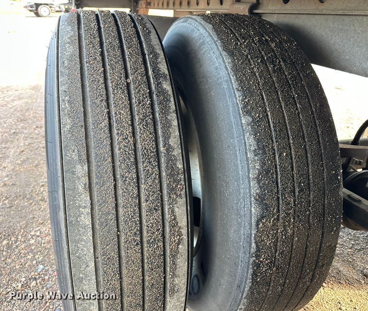 image for item DP8864 2013 Wabash dry van trailer