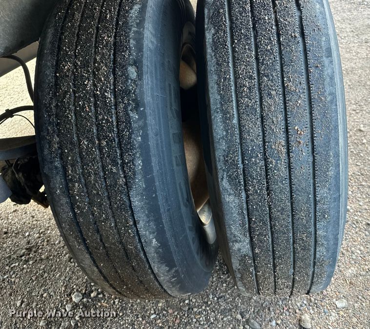 image for item DP8864 2013 Wabash dry van trailer