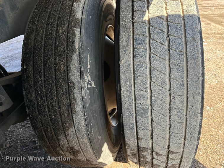 image for item DP8869 2013 Wabash DVLSHPC  dry van trailer