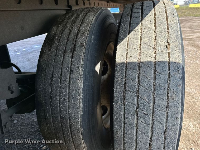 image for item DP8872 2013 Wabash DVLHPC dry van trailer