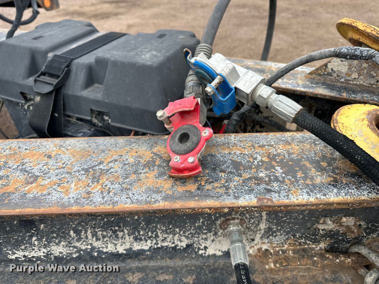 image for item DP8895 2001 Towmaster equipment trailer