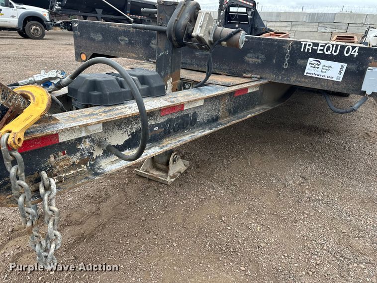 image for item DP8895 2001 Towmaster equipment trailer