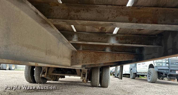 image for item DP8895 2001 Towmaster equipment trailer