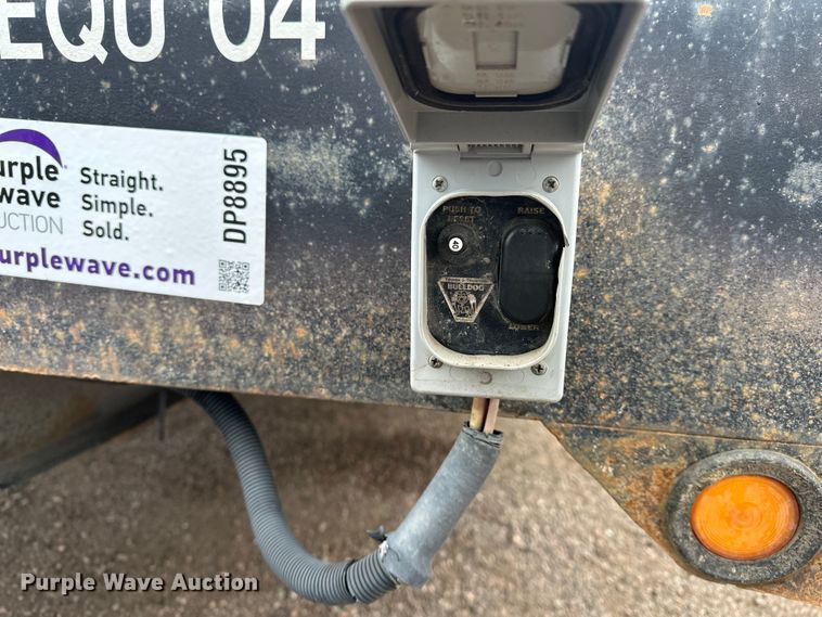 image for item DP8895 2001 Towmaster equipment trailer