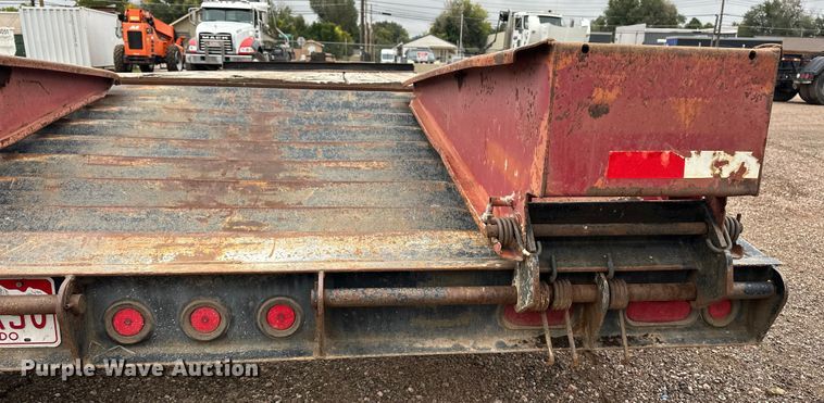 image for item DP8895 2001 Towmaster equipment trailer