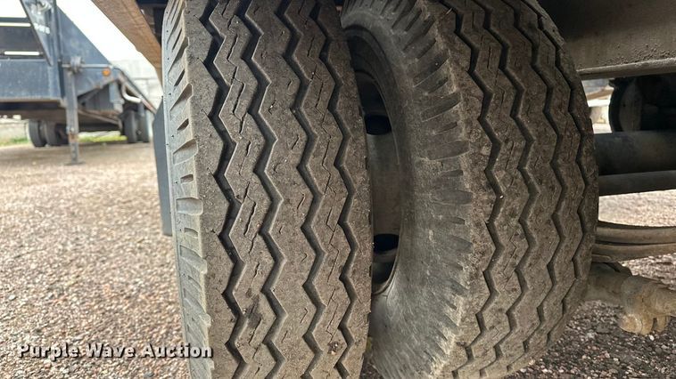 image for item DP8895 2001 Towmaster equipment trailer