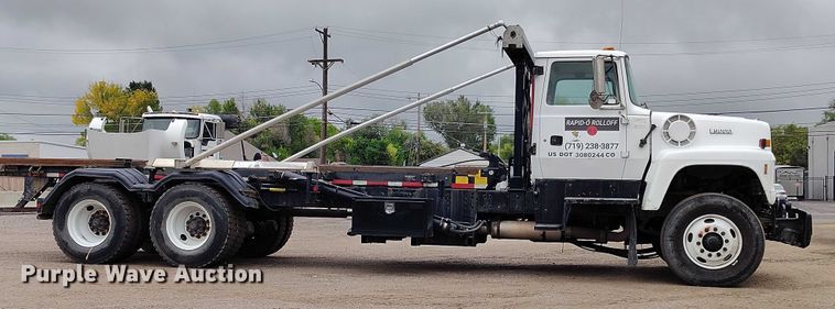 image for item DP8896 1995 Ford LT9000 roll-off container truck