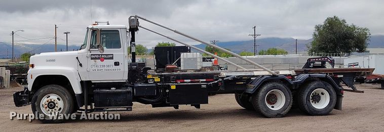 image for item DP8896 1995 Ford LT9000 roll-off container truck
