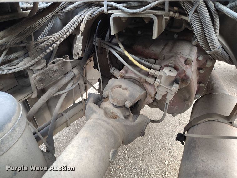 image for item DP8896 1995 Ford LT9000 roll-off container truck