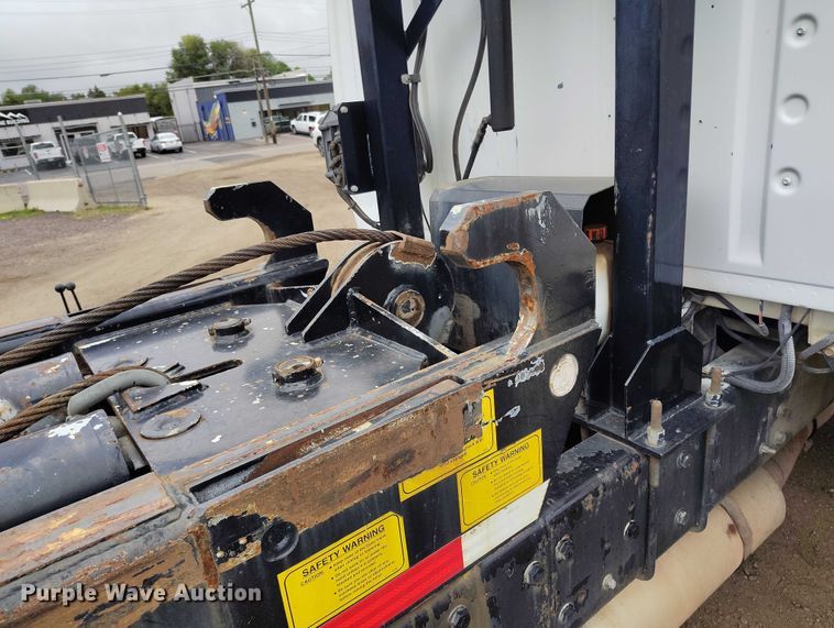 image for item DP8896 1995 Ford LT9000 roll-off container truck