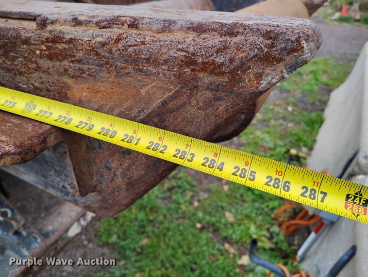 image for item DP8896 1995 Ford LT9000 roll-off container truck