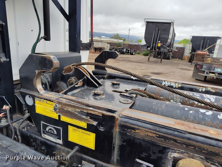 image for item DP8896 1995 Ford LT9000 roll-off container truck