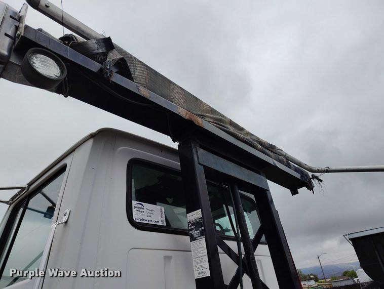 image for item DP8896 1995 Ford LT9000 roll-off container truck