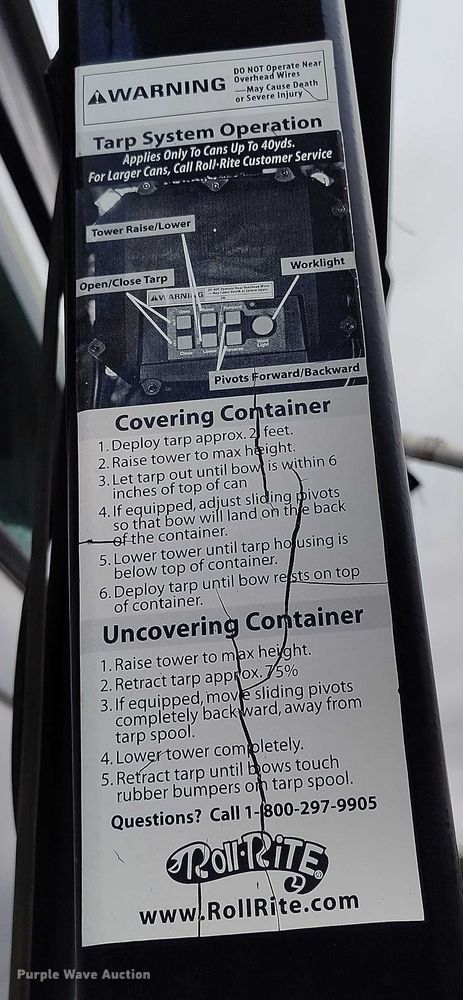 image for item DP8896 1995 Ford LT9000 roll-off container truck