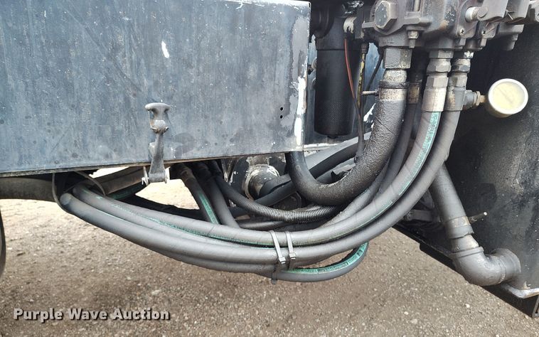 image for item DP8896 1995 Ford LT9000 roll-off container truck