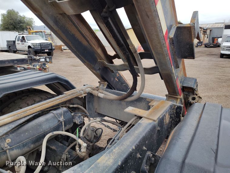 image for item DP8896 1995 Ford LT9000 roll-off container truck