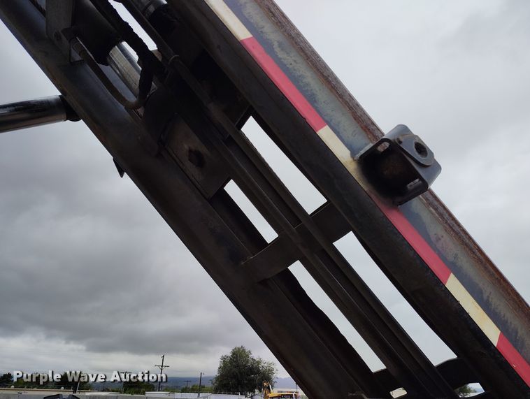 image for item DP8896 1995 Ford LT9000 roll-off container truck