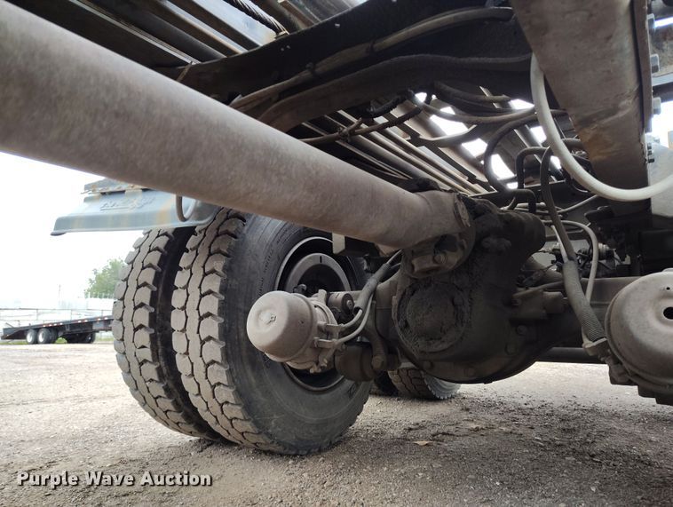 image for item DP8896 1995 Ford LT9000 roll-off container truck