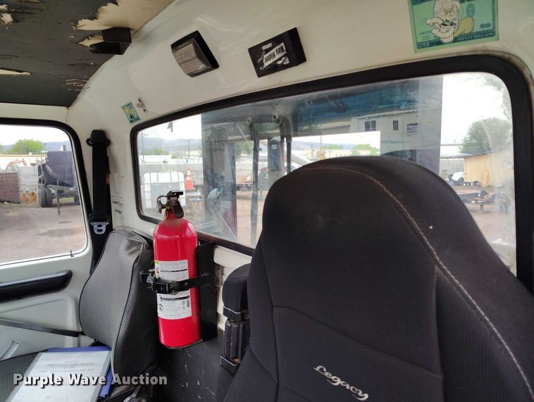 image for item DP8896 1995 Ford LT9000 roll-off container truck