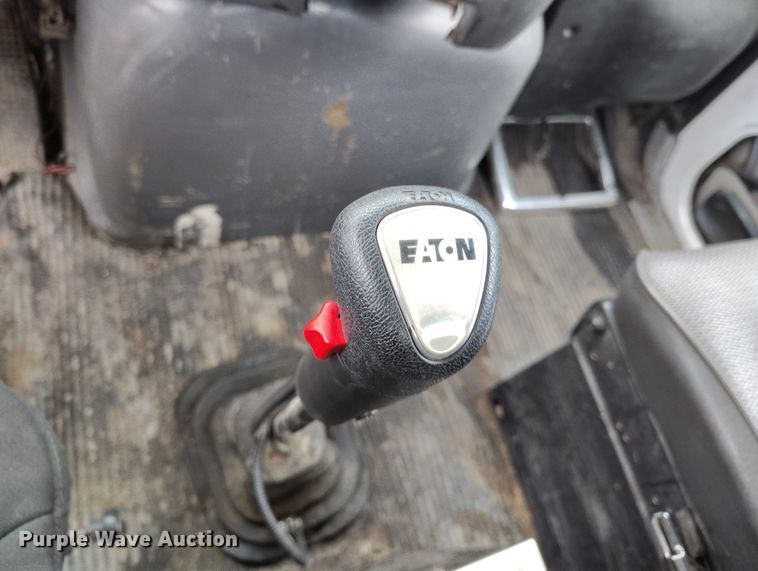 image for item DP8896 1995 Ford LT9000 roll-off container truck