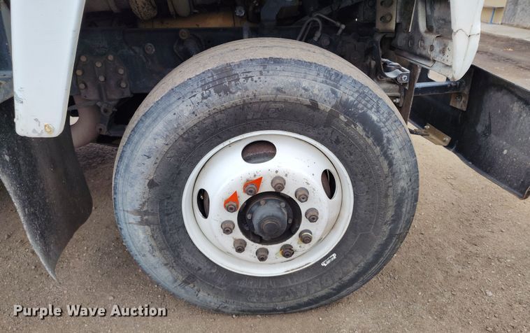 image for item DP8896 1995 Ford LT9000 roll-off container truck