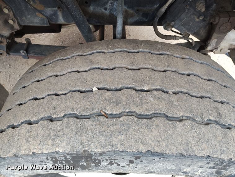 image for item DP8896 1995 Ford LT9000 roll-off container truck