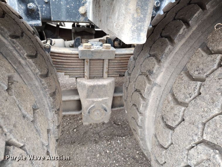 image for item DP8896 1995 Ford LT9000 roll-off container truck