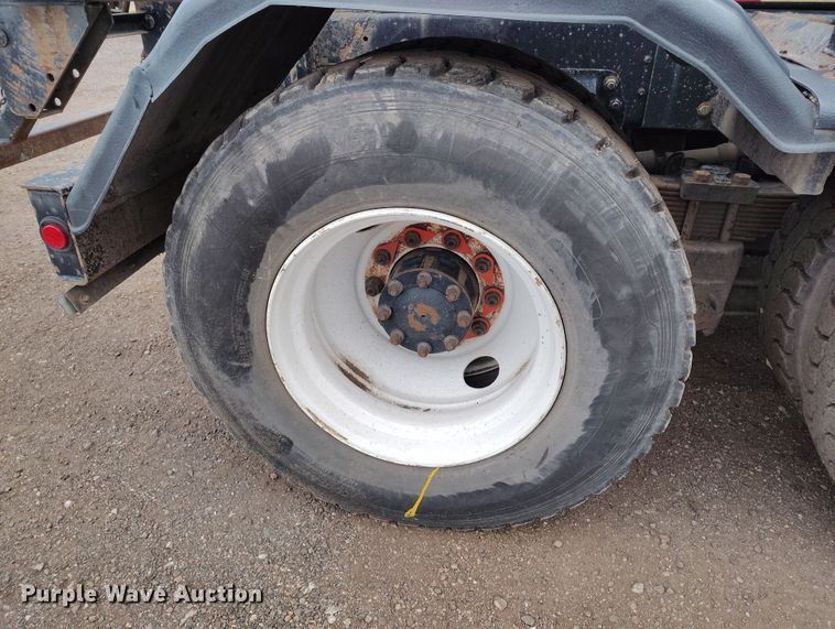 image for item DP8896 1995 Ford LT9000 roll-off container truck